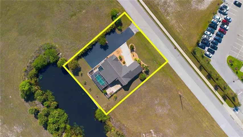 943 NE 23rd  AVE, Cape Coral, FL 33909