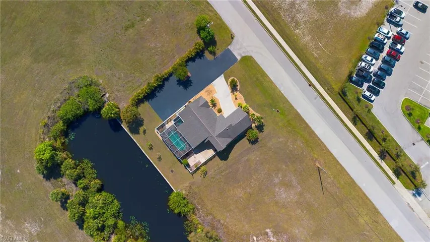943 NE 23rd  AVE, Cape Coral, FL 33909