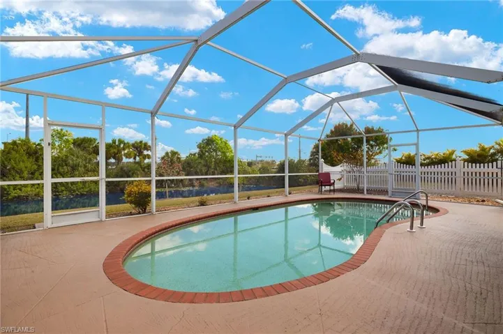 943 NE 23rd  AVE, Cape Coral, FL 33909