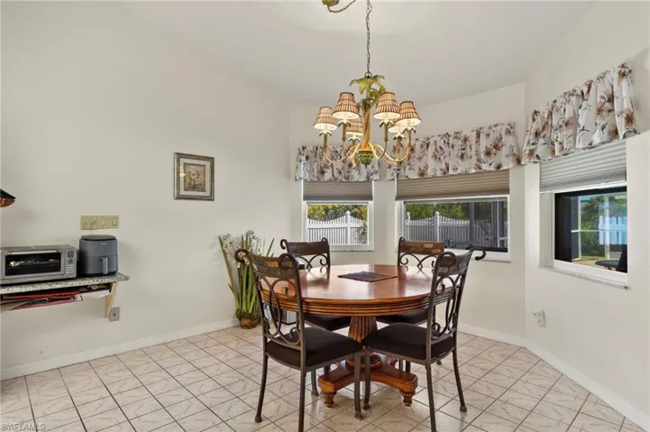 943 NE 23rd  AVE, Cape Coral, FL 33909