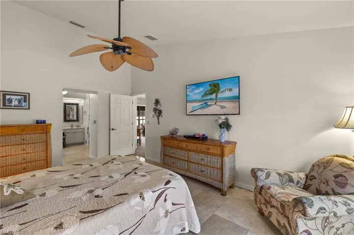 943 NE 23rd  AVE, Cape Coral, FL 33909