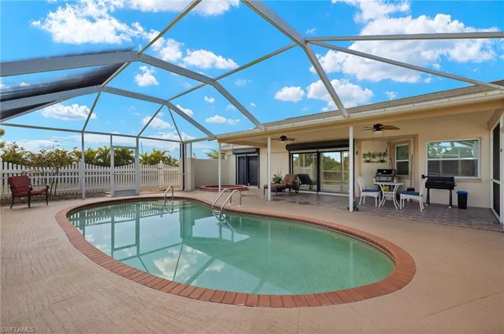943 NE 23rd  AVE, Cape Coral, FL 33909