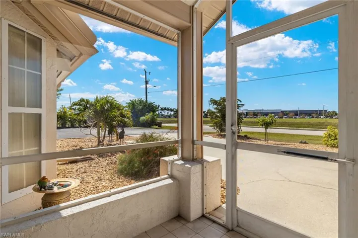 943 NE 23rd  AVE, Cape Coral, FL 33909