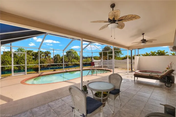 943 NE 23rd  AVE, Cape Coral, FL 33909