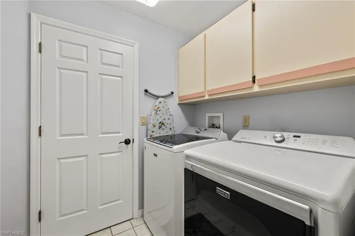 943 NE 23rd  AVE, Cape Coral, FL 33909