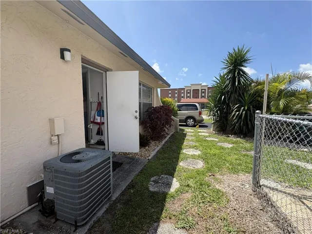 619 SE 47th  ST, Cape Coral, FL 33904