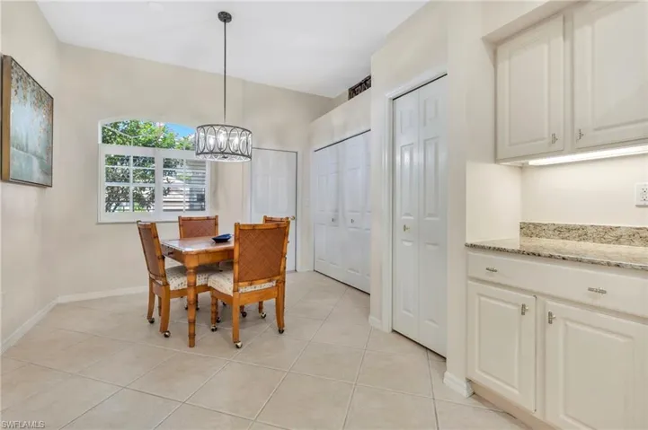 Eat-In Kitchen