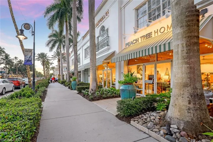 Looking down 5th Ave S in Naples