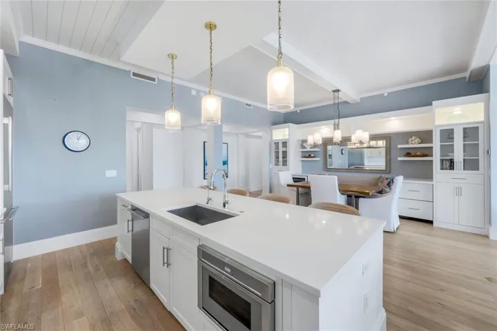 Top of the line appliances and fixtures