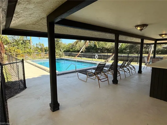 700 Valley Stream Dr # 303, Naples, Florida 34113