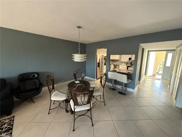 700 Valley Stream Dr # 303, Naples, Florida 34113
