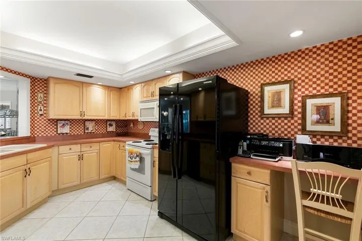 592  Beachwalk  CIR, Naples, FL 34108