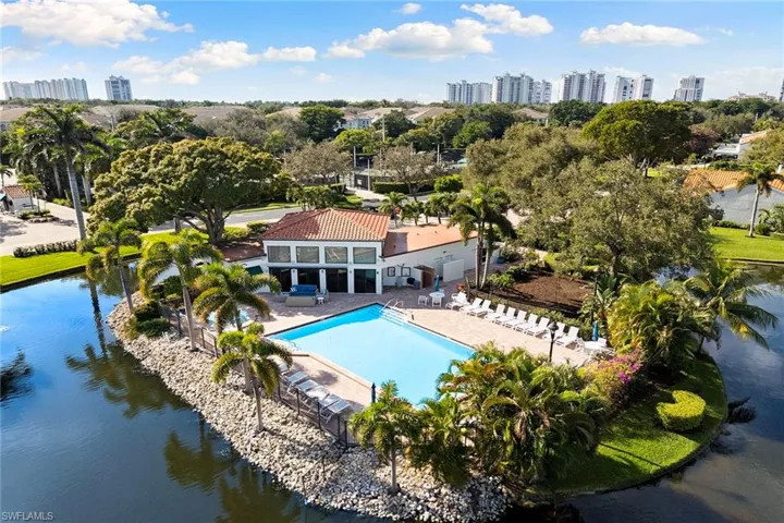 592  Beachwalk  CIR, Naples, FL 34108