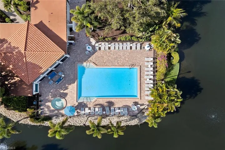 592  Beachwalk  CIR, Naples, FL 34108