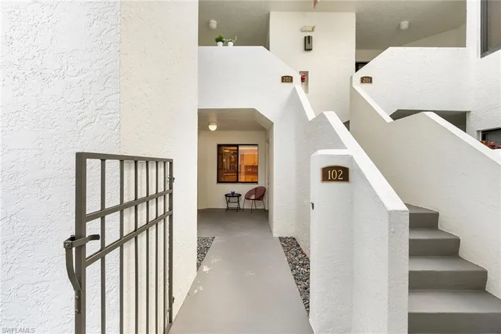 592  Beachwalk  CIR, Naples, FL 34108