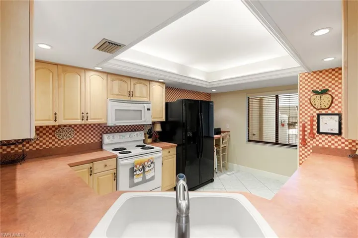 592  Beachwalk  CIR, Naples, FL 34108