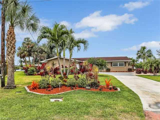 Huge driveway with tons of parking