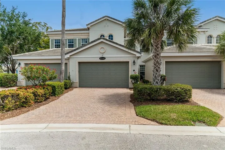 9243  Tesoro  LN, Naples, FL 34114