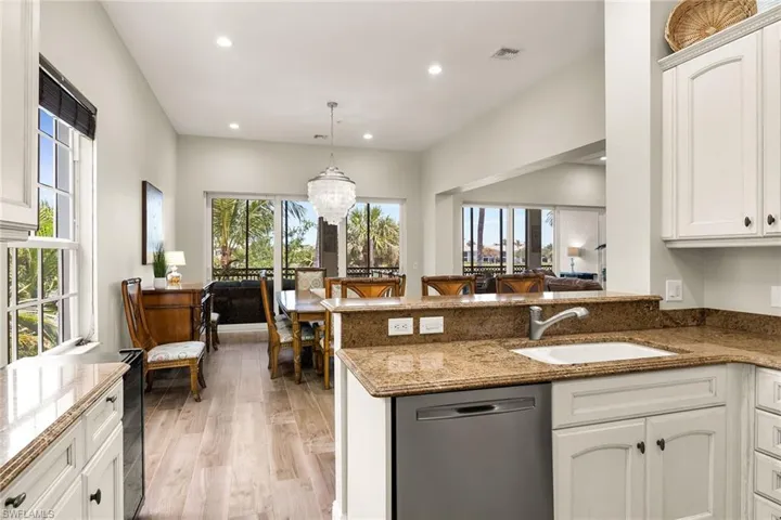 9243  Tesoro  LN, Naples, FL 34114