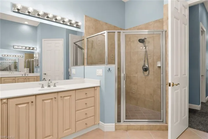 9243  Tesoro  LN, Naples, FL 34114