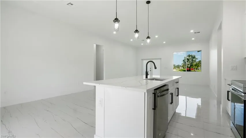 1036 Capetown Ave, Lehigh Acres Fl 33974