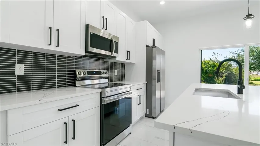 1036 Capetown Ave, Lehigh Acres Fl 33974