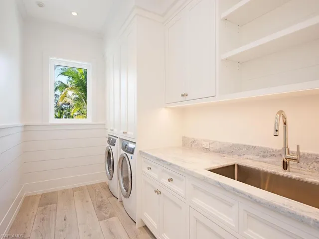 225 4th Ave N, Naples, Florida 34102