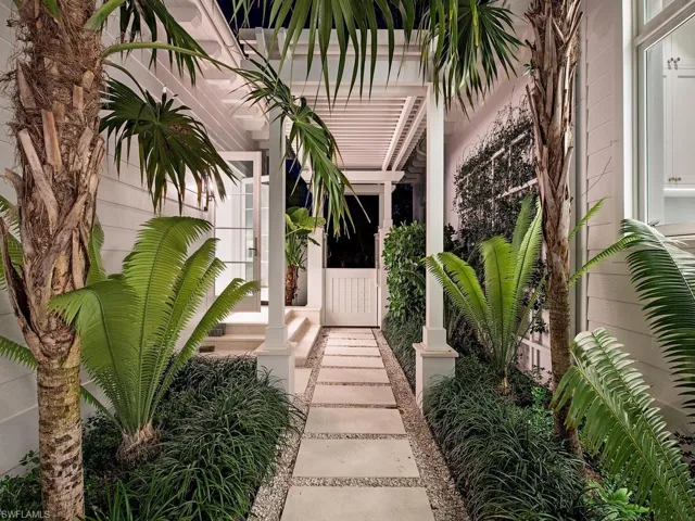 225 4th Ave N, Naples, Florida 34102
