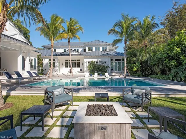 225 4th Ave N, Naples, Florida 34102