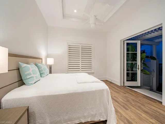 225 4th Ave N, Naples, Florida 34102