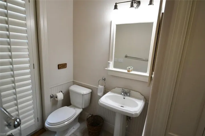 Guest house bath— another view