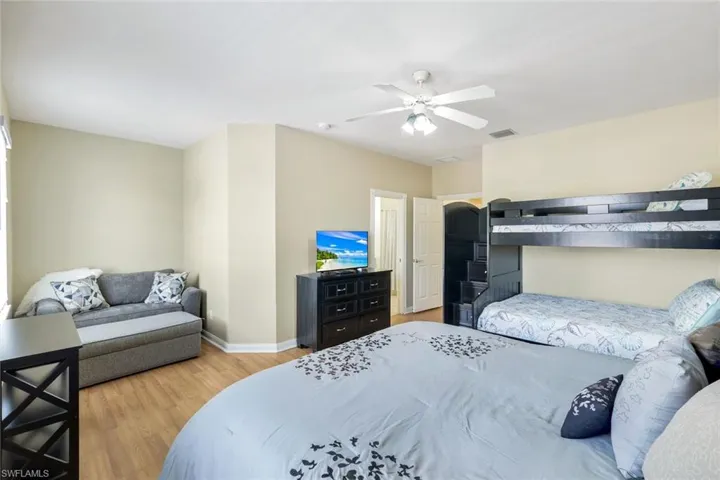 2nd floor Suite, Guest
