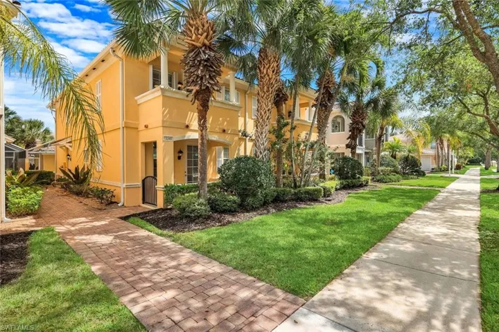 Townhome in Village Walk of Bonita Springs