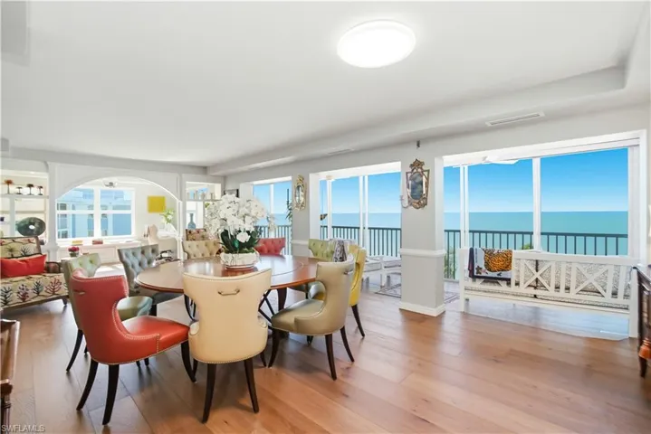 3003  Gulf Shore N BLVD, Naples, FL 34103