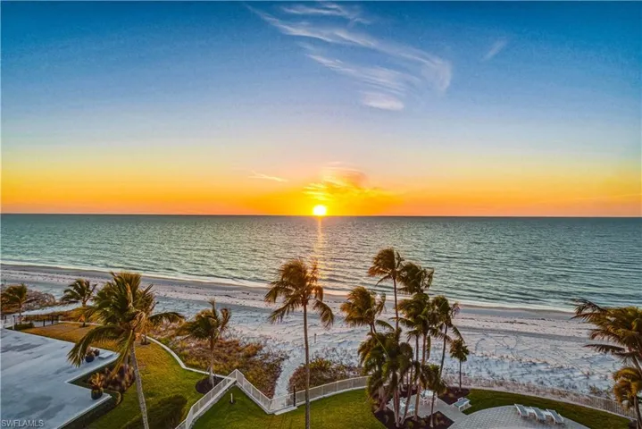 3003  Gulf Shore N BLVD, Naples, FL 34103