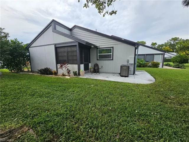 10426 Lakeport Ct, Lehigh Acres, Florida 33936