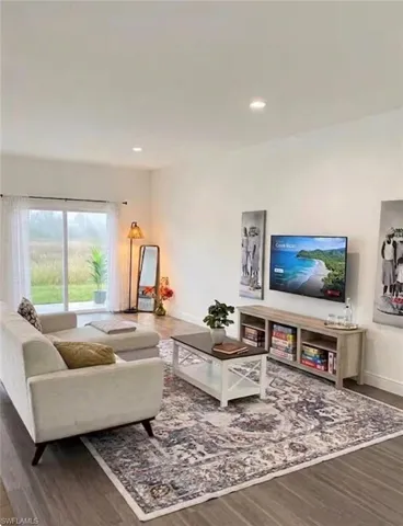 8059 Sherwood Cir, Labelle, Florida 33935