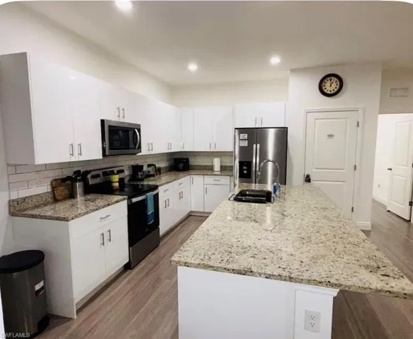 8059 Sherwood Cir, Labelle, Florida 33935