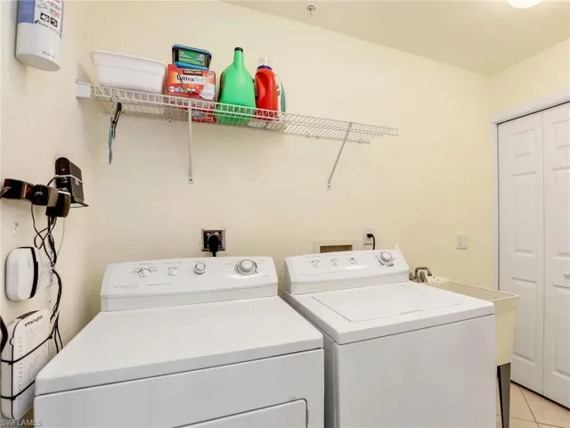 Large Laundry in Residence