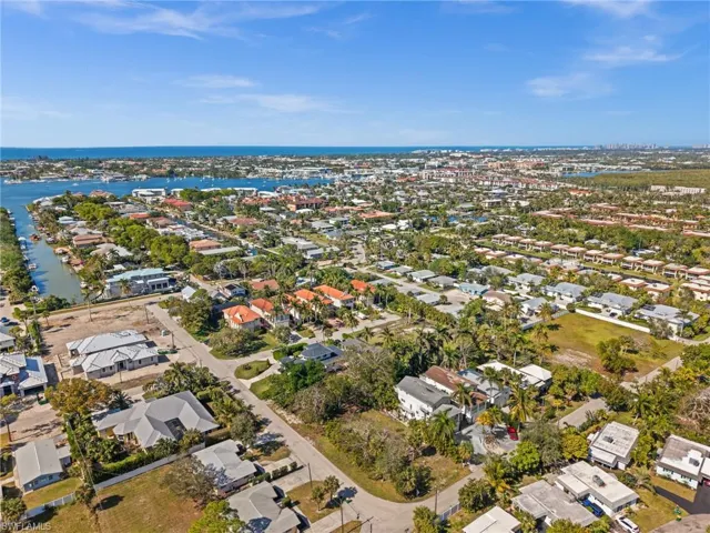 Carlton  AVE, Naples, FL 34112