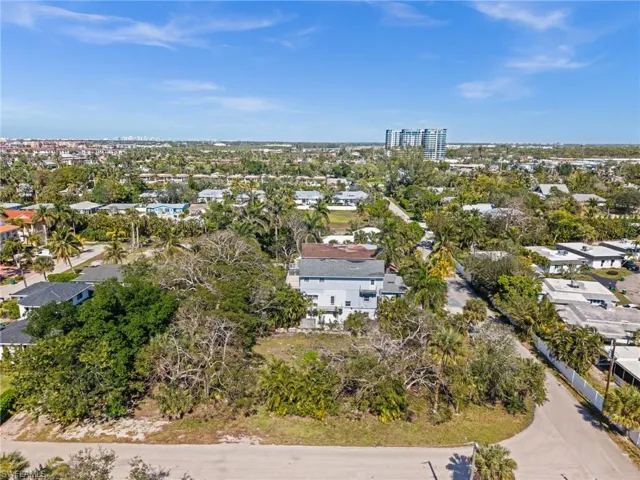 Carlton  AVE, Naples, FL 34112