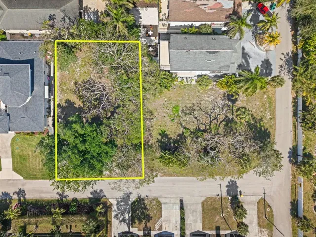 Carlton  AVE, Naples, FL 34112