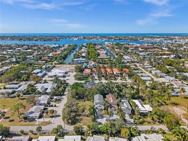 Carlton  AVE, Naples, FL 34112