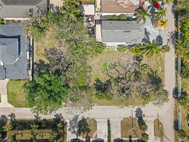 Carlton  AVE, Naples, FL 34112