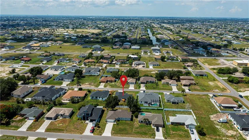 905 Ne 17th St, Cape Coral, Florida 33909