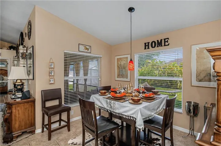 905 Ne 17th St, Cape Coral, Florida 33909