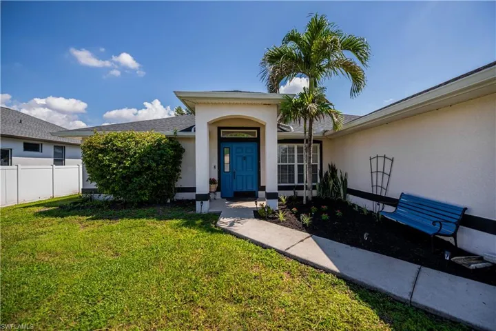 905 Ne 17th St, Cape Coral, Florida 33909