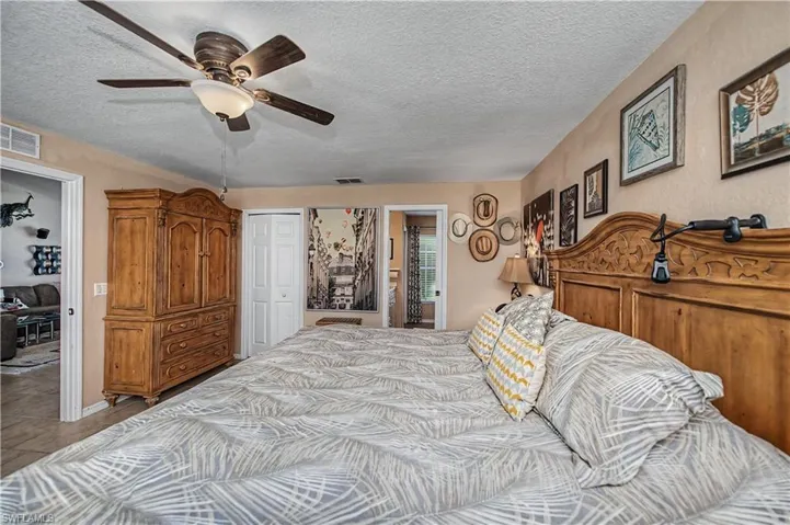 905 Ne 17th St, Cape Coral, Florida 33909