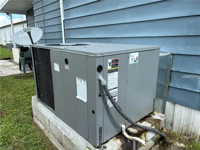 Details with central AC unit
