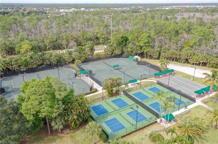 3992  Bishopwood E CT, Naples, FL 34114